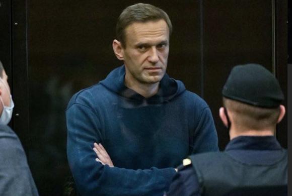  Aleksej Navalny in een van de talloze rechtszaken tegen hem in Moskou