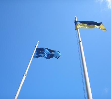 EU and Ukranian flag